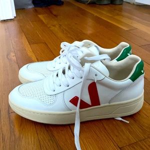 VEJA V10 Sneakers
